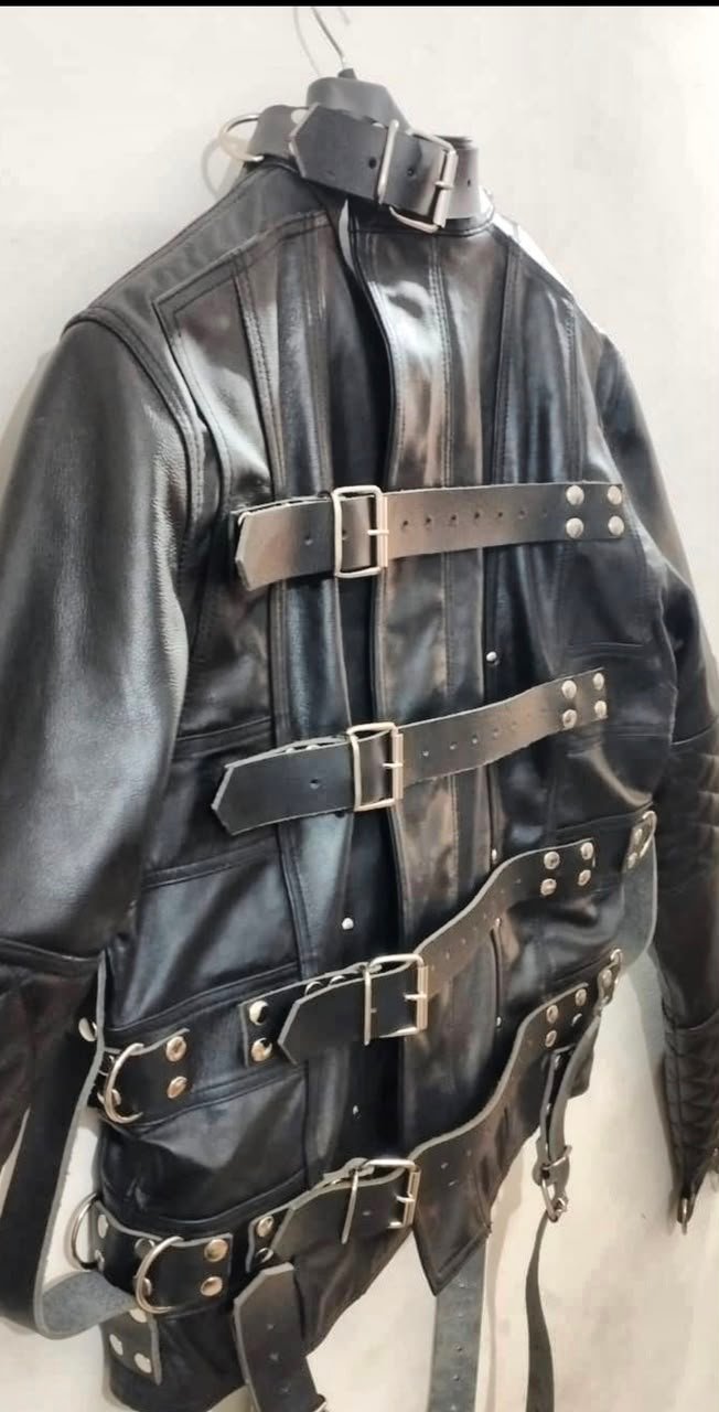 Customer photo: Heavy-duty straitjacket